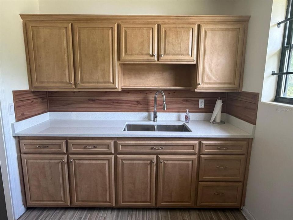 For Sale: $204,500 (3 beds, 1 baths, 1040 Square Feet)
