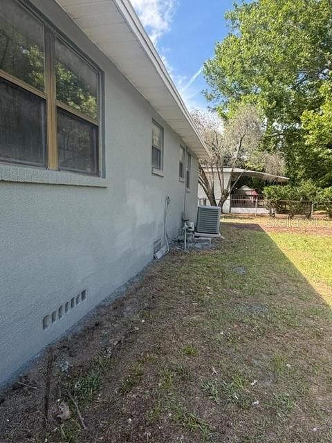For Sale: $204,500 (3 beds, 1 baths, 1040 Square Feet)