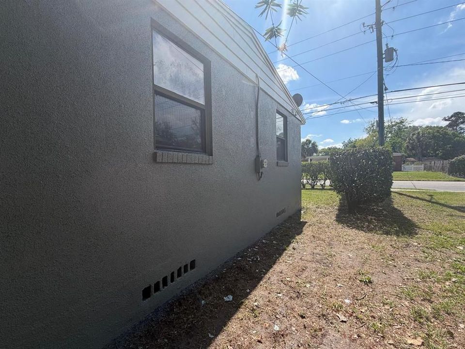 For Sale: $204,500 (3 beds, 1 baths, 1040 Square Feet)