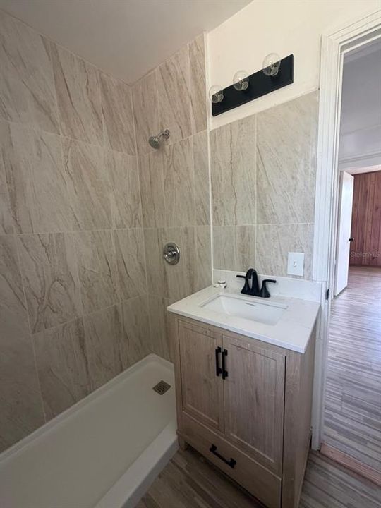 For Sale: $204,500 (3 beds, 1 baths, 1040 Square Feet)