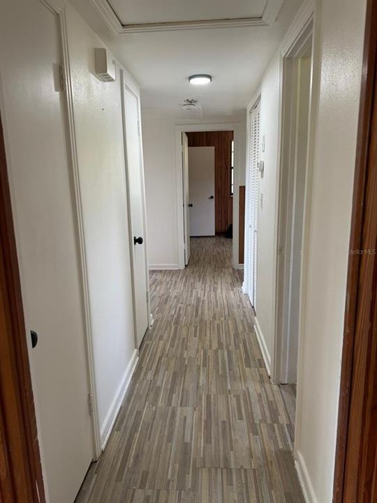 For Sale: $204,500 (3 beds, 1 baths, 1040 Square Feet)