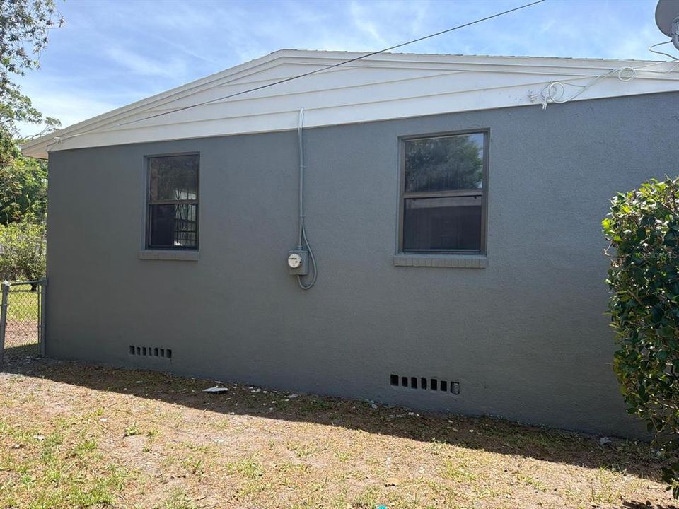 For Sale: $204,500 (3 beds, 1 baths, 1040 Square Feet)