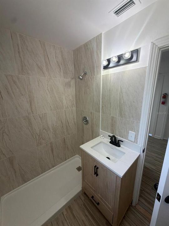 For Sale: $204,500 (3 beds, 1 baths, 1040 Square Feet)
