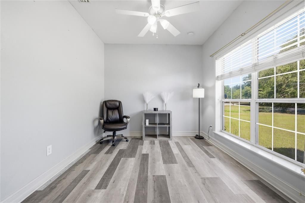 En Venta: $399,000 (4 camas, 3 baños, 2213 Pies cuadrados)