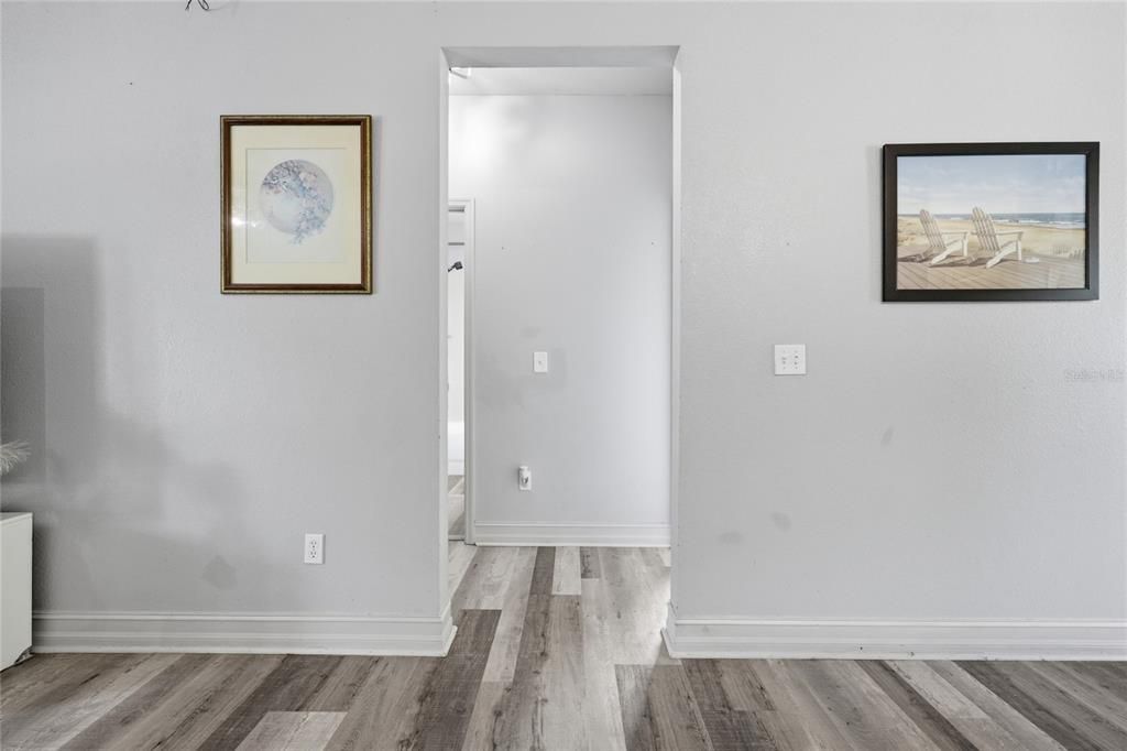 En Venta: $399,000 (4 camas, 3 baños, 2213 Pies cuadrados)