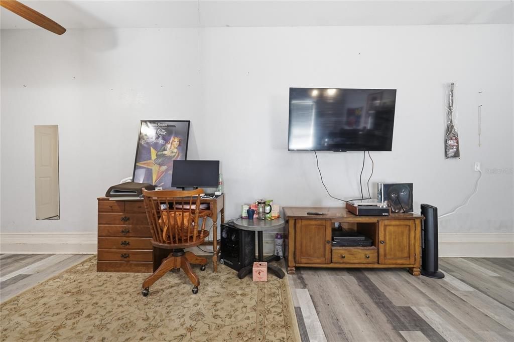 En Venta: $399,000 (4 camas, 3 baños, 2213 Pies cuadrados)
