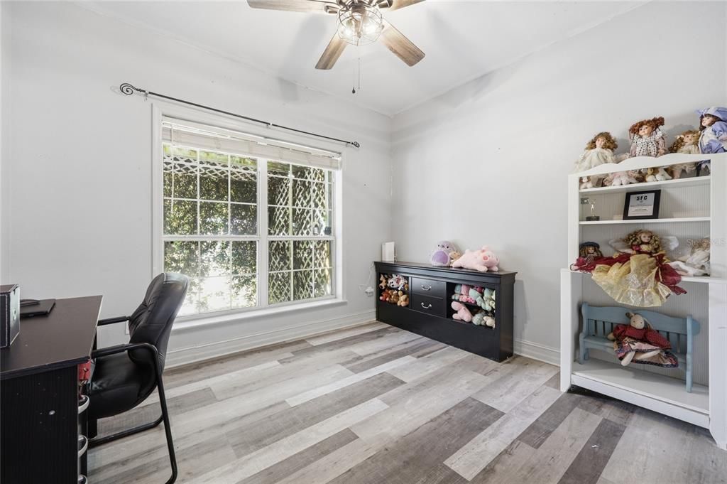En Venta: $399,000 (4 camas, 3 baños, 2213 Pies cuadrados)