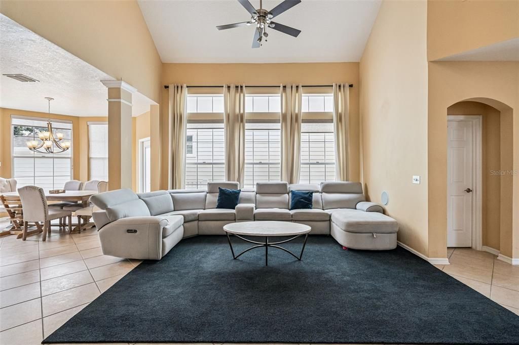 For Sale: $755,000 (3 beds, 2 baths, 2077 Square Feet)