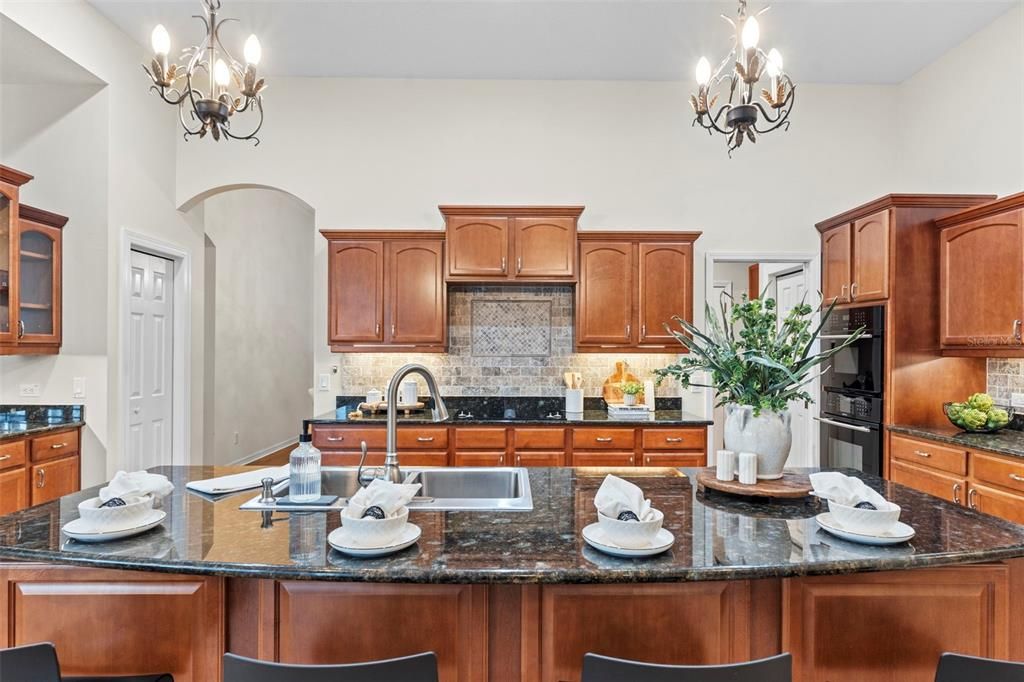 En Venta: $729,000 (4 camas, 3 baños, 2802 Pies cuadrados)