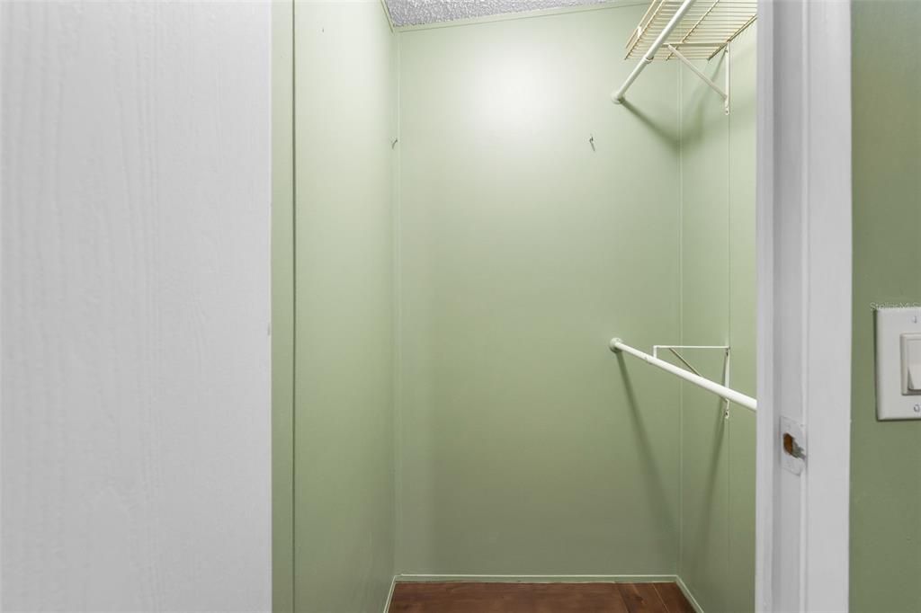 For Sale: $199,000 (3 beds, 2 baths, 1296 Square Feet)