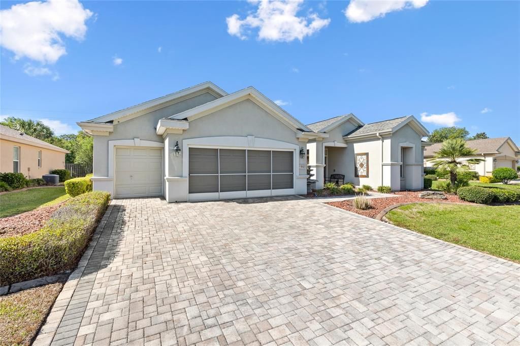 For Sale: $624,900 (3 beds, 2 baths, 2413 Square Feet)