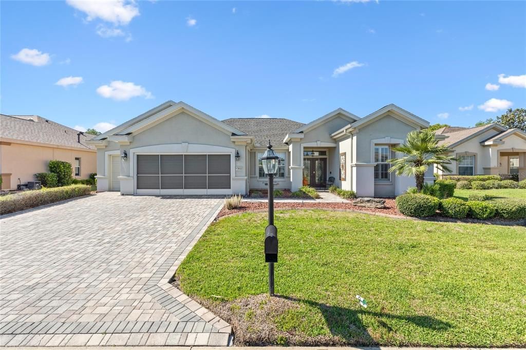 For Sale: $624,900 (3 beds, 2 baths, 2413 Square Feet)