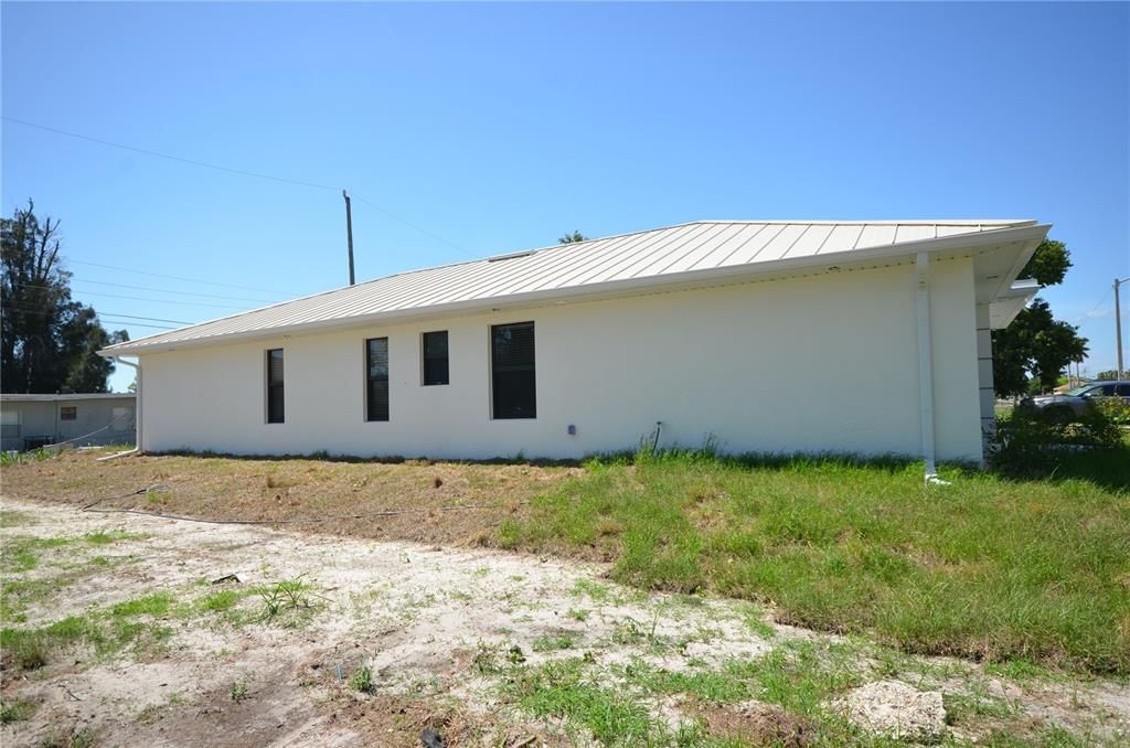 For Rent: $2,600 (4 beds, 2 baths, 1367 Square Feet)