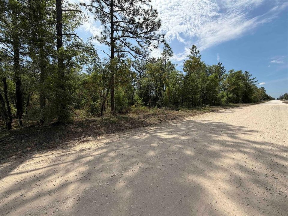 На продажу: $325,000 (20.01 acres)