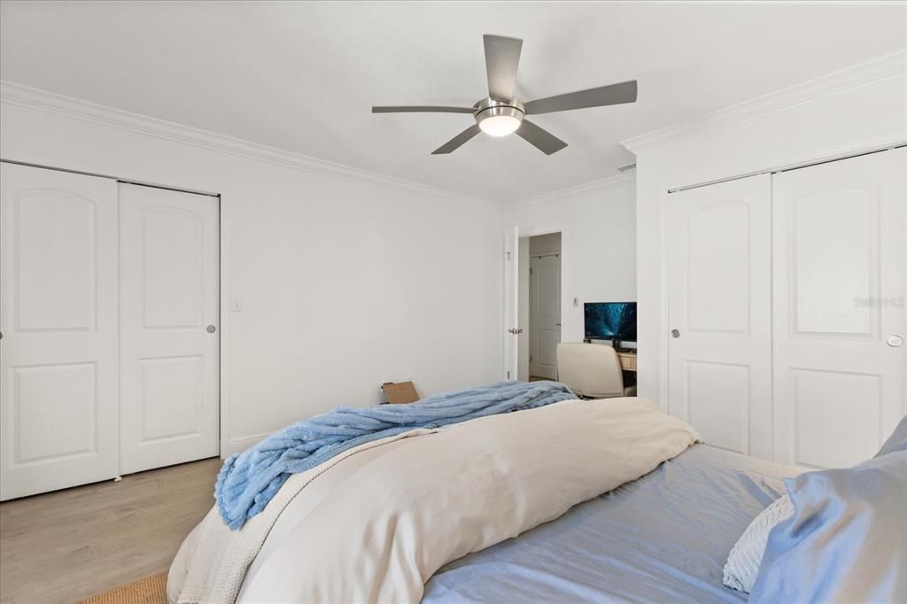 Active With Contract: $390,000 (2 beds, 1 baths, 1132 Square Feet)