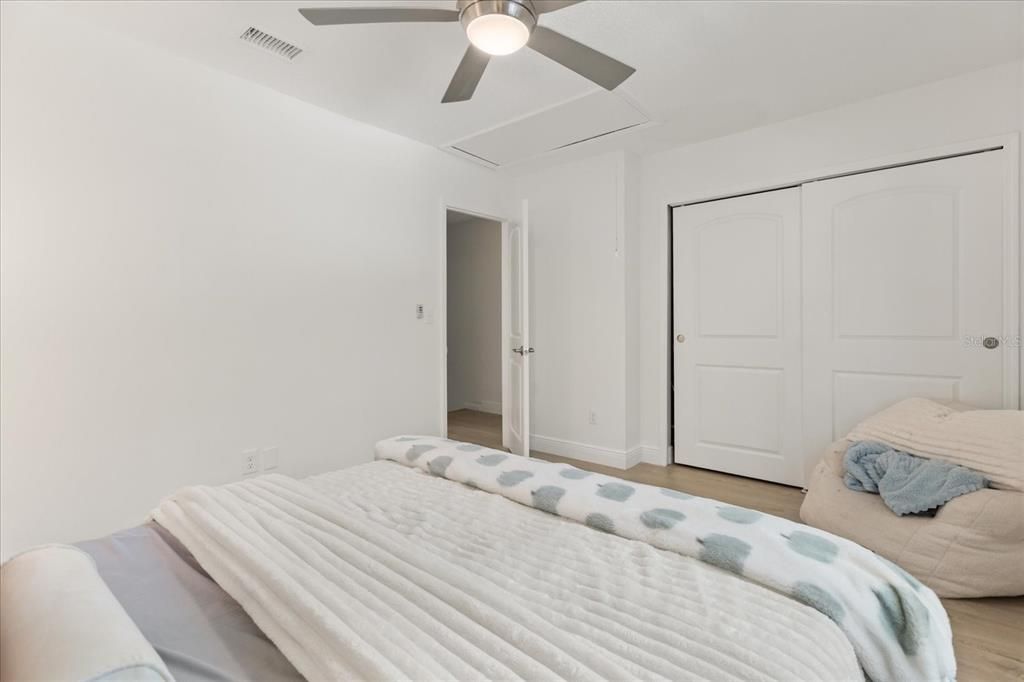 Active With Contract: $390,000 (2 beds, 1 baths, 1132 Square Feet)
