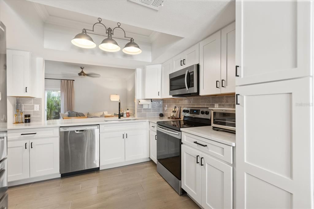 Active With Contract: $390,000 (2 beds, 1 baths, 1132 Square Feet)
