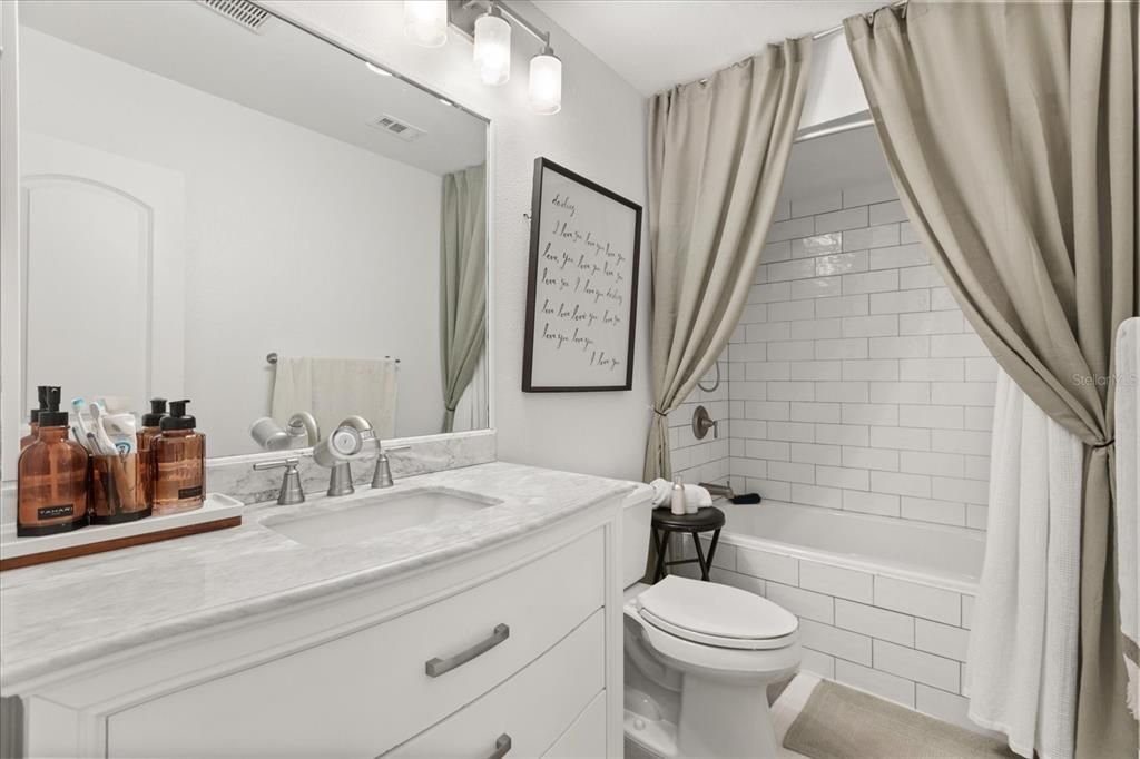 Active With Contract: $390,000 (2 beds, 1 baths, 1132 Square Feet)