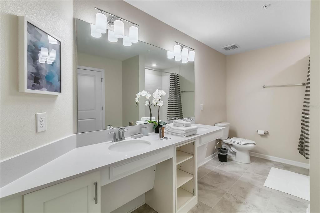 Active With Contract: $399,900 (3 beds, 2 baths, 1329 Square Feet)