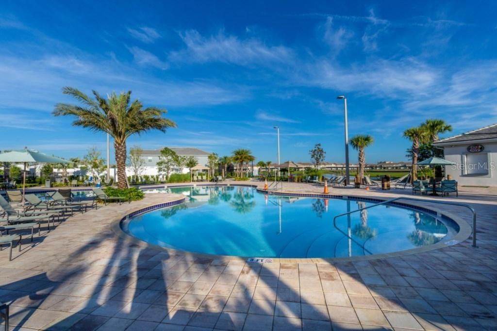 Active With Contract: $399,900 (3 beds, 2 baths, 1329 Square Feet)
