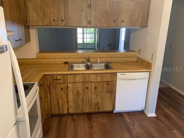 For Rent: $1,795 (2 beds, 2 baths, 1013 Square Feet)
