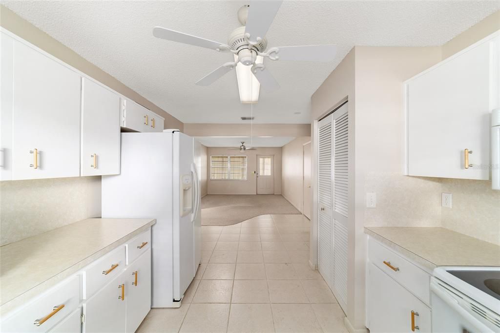 Active With Contract: $125,000 (2 beds, 2 baths, 1531 Square Feet)