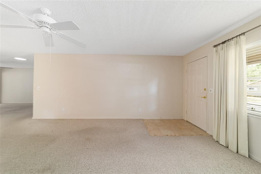 Active With Contract: $125,000 (2 beds, 2 baths, 1531 Square Feet)
