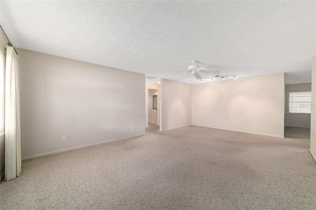 Active With Contract: $125,000 (2 beds, 2 baths, 1531 Square Feet)
