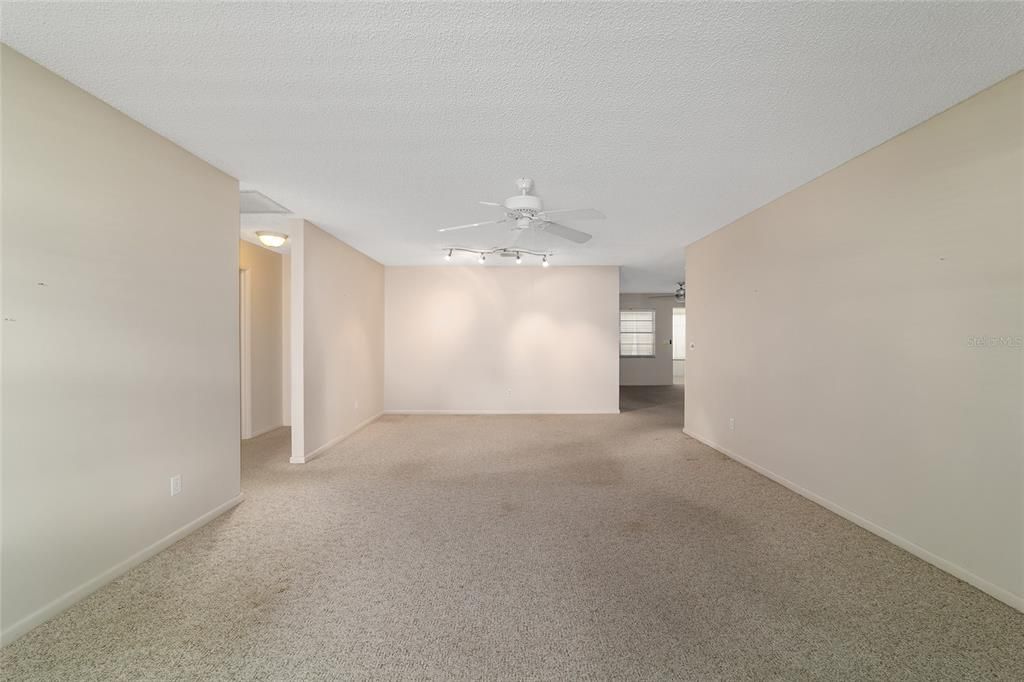 Active With Contract: $125,000 (2 beds, 2 baths, 1531 Square Feet)