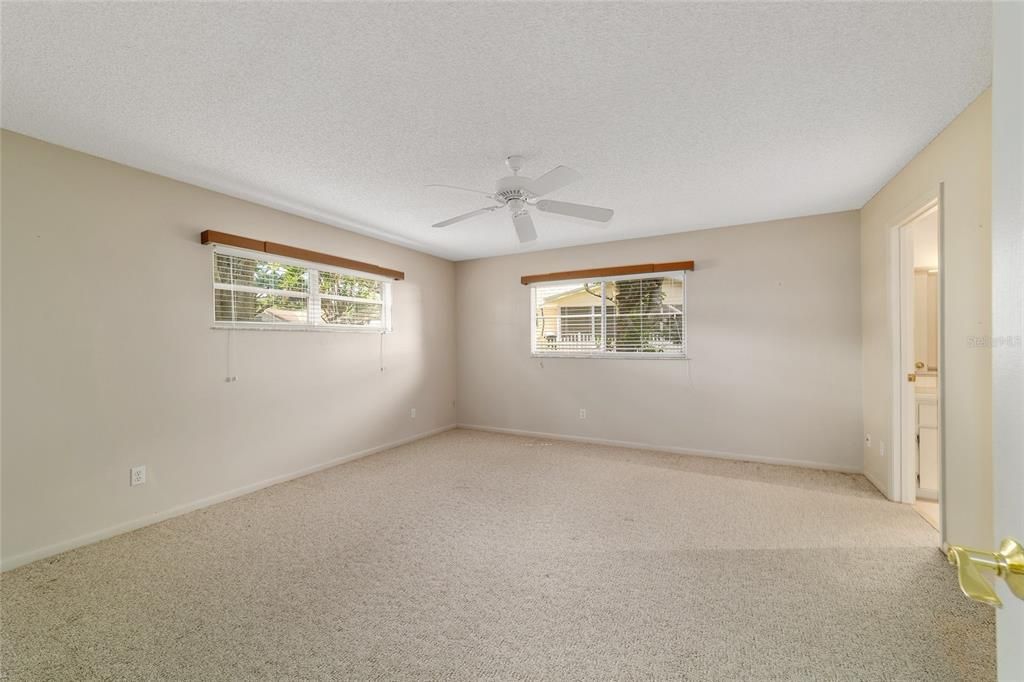 Active With Contract: $125,000 (2 beds, 2 baths, 1531 Square Feet)