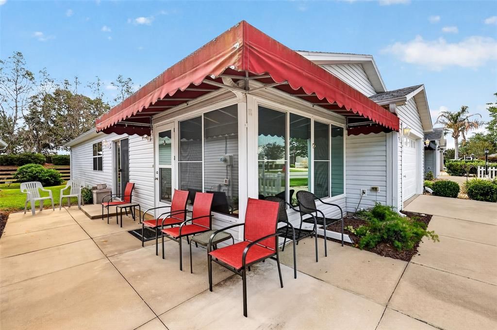 Active With Contract: $229,900 (2 beds, 2 baths, 1202 Square Feet)