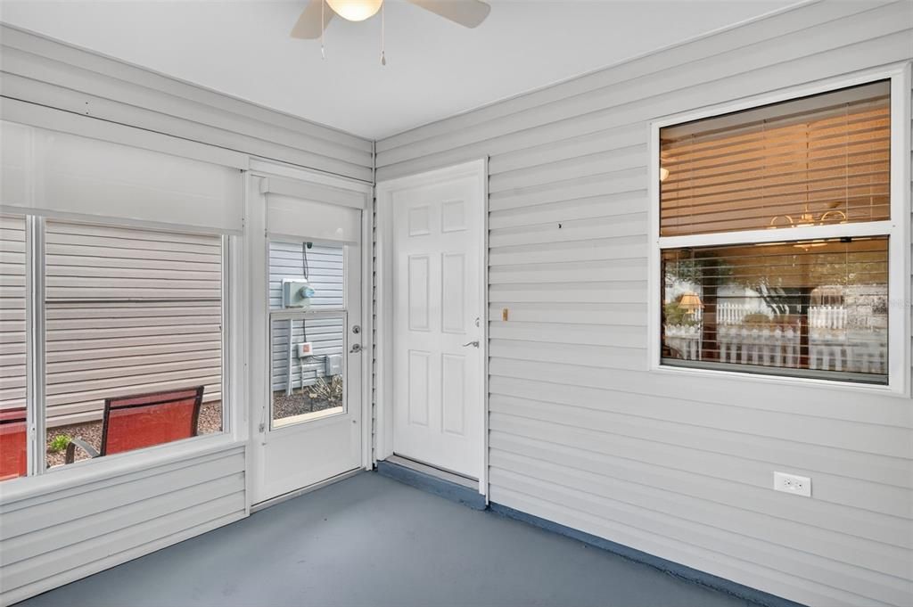 Active With Contract: $229,900 (2 beds, 2 baths, 1202 Square Feet)