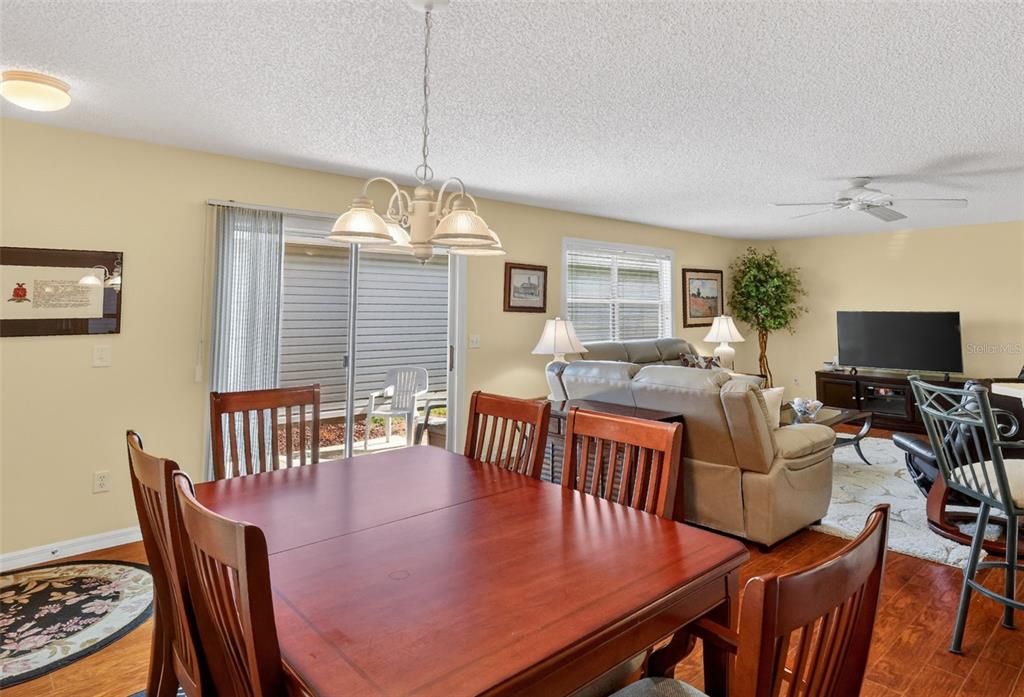 Active With Contract: $229,900 (2 beds, 2 baths, 1202 Square Feet)
