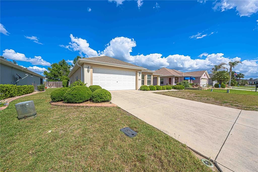 Active With Contract: $239,990 (2 beds, 2 baths, 1488 Square Feet)