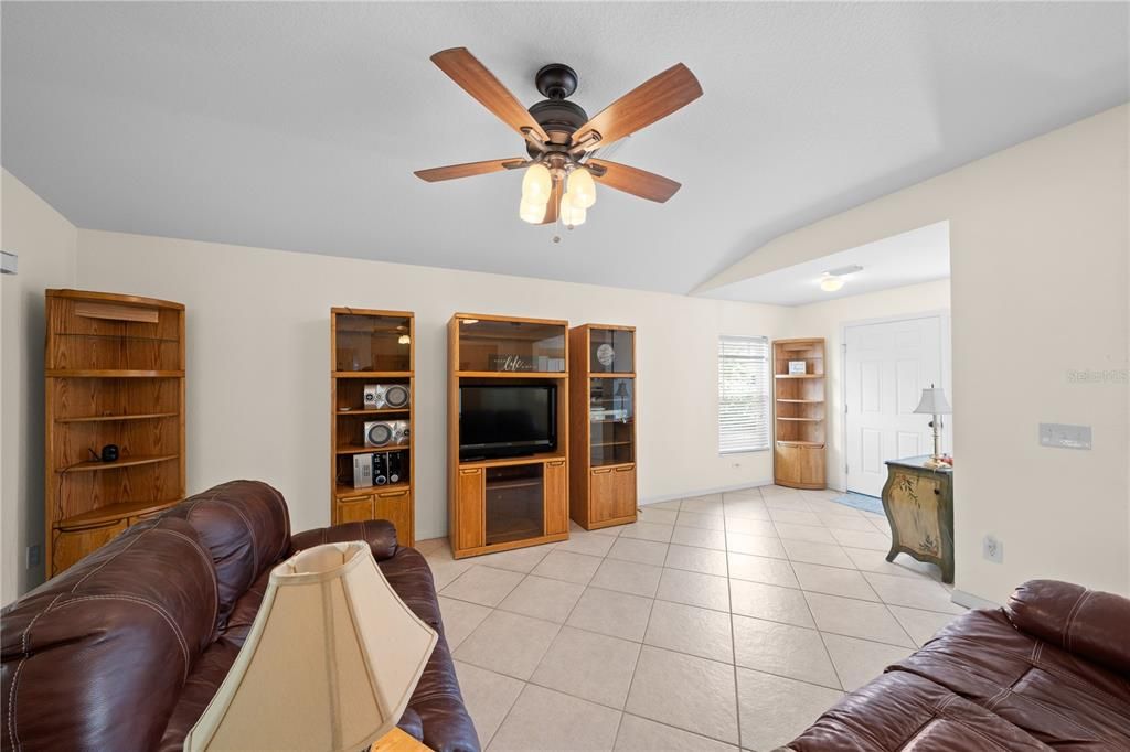 Active With Contract: $239,990 (2 beds, 2 baths, 1488 Square Feet)