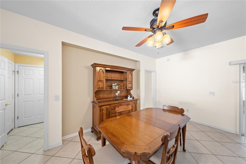 Active With Contract: $239,990 (2 beds, 2 baths, 1488 Square Feet)