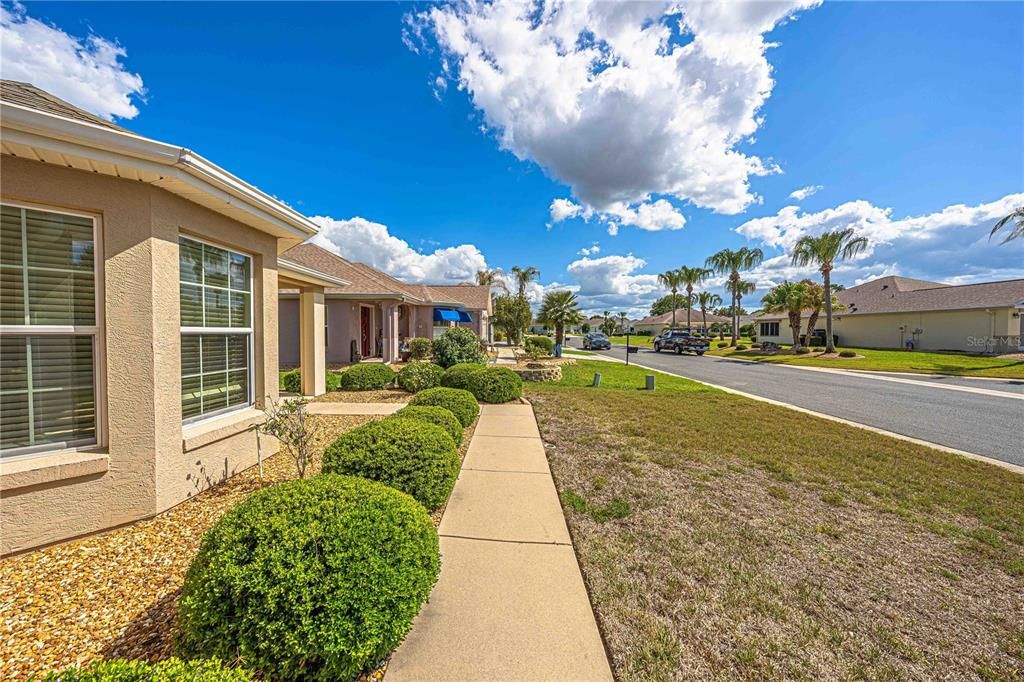 Active With Contract: $239,990 (2 beds, 2 baths, 1488 Square Feet)