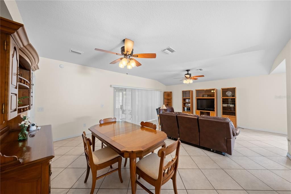Active With Contract: $239,990 (2 beds, 2 baths, 1488 Square Feet)