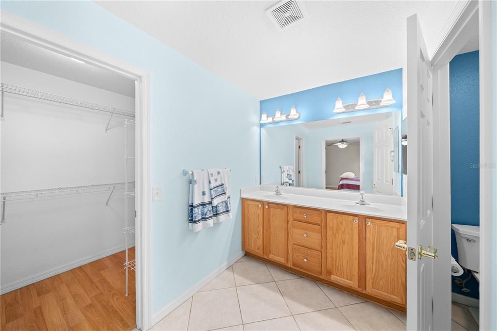Active With Contract: $239,990 (2 beds, 2 baths, 1488 Square Feet)