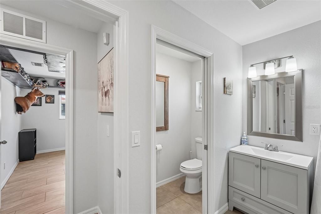 На продажу: $369,900 (4 спален, 2 ванн, 1712 Квадратных фут)