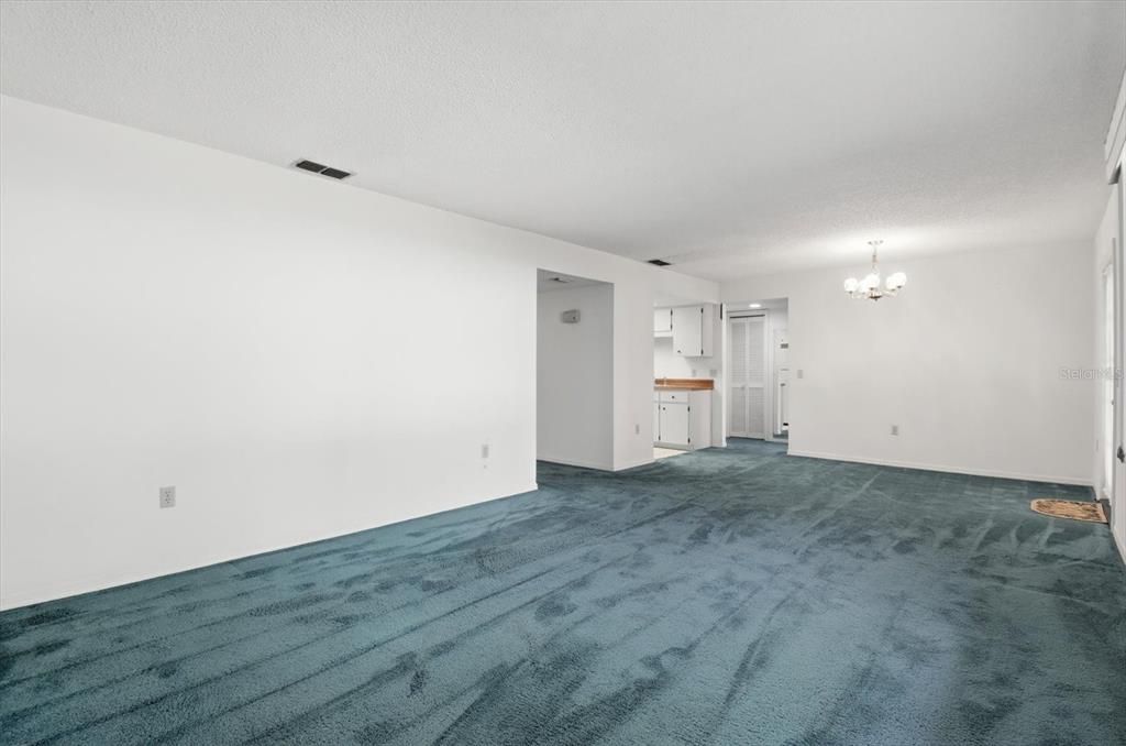 For Sale: $154,500 (2 beds, 2 baths, 1152 Square Feet)