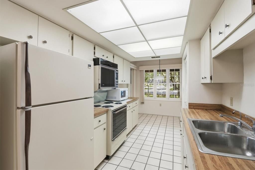 For Sale: $154,500 (2 beds, 2 baths, 1152 Square Feet)