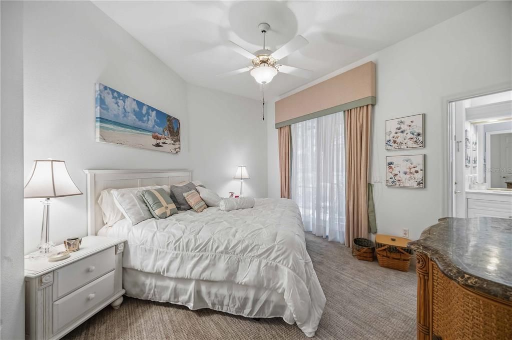 For Sale: $899,500 (3 beds, 4 baths, 2750 Square Feet)