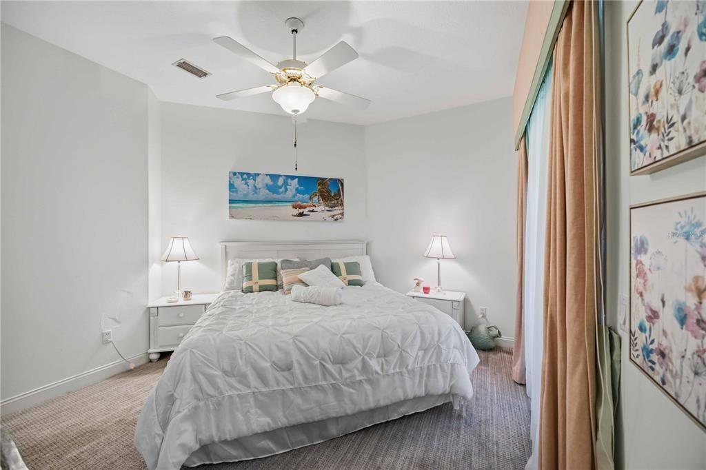 For Sale: $899,500 (3 beds, 4 baths, 2750 Square Feet)