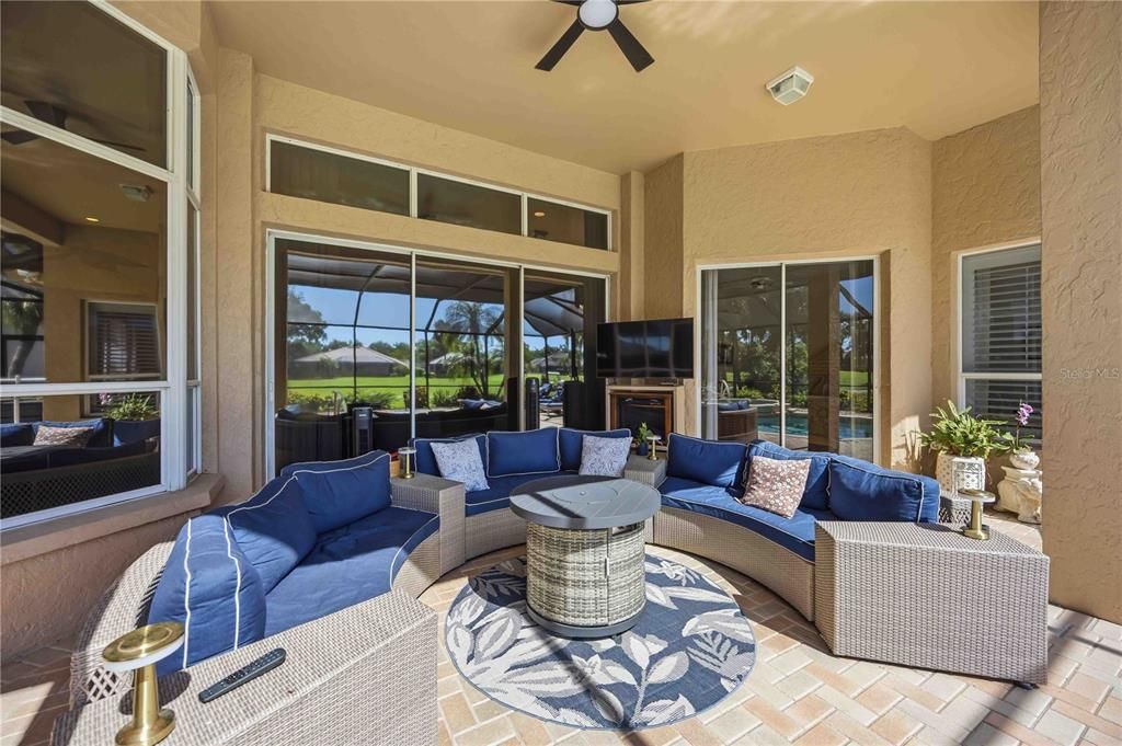 For Sale: $899,500 (3 beds, 4 baths, 2750 Square Feet)