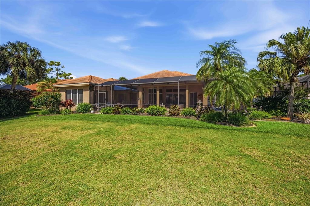 For Sale: $899,500 (3 beds, 4 baths, 2750 Square Feet)