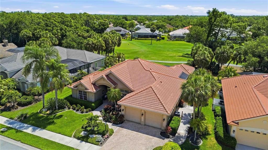 For Sale: $899,500 (3 beds, 4 baths, 2750 Square Feet)