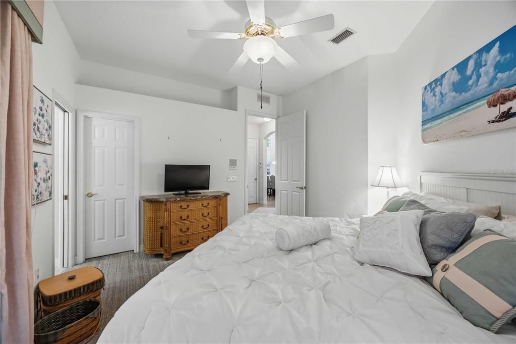 For Sale: $899,500 (3 beds, 4 baths, 2750 Square Feet)