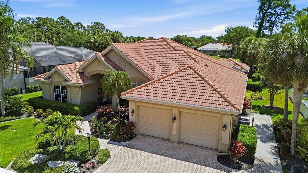 For Sale: $899,500 (3 beds, 4 baths, 2750 Square Feet)