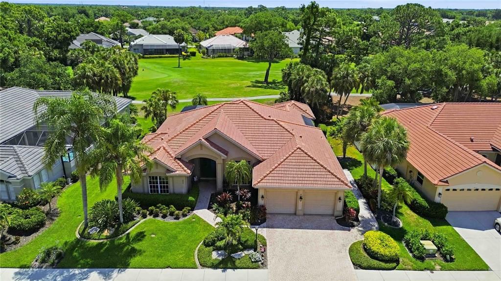 For Sale: $899,500 (3 beds, 4 baths, 2750 Square Feet)
